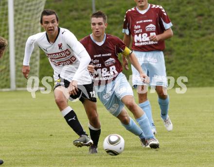 Fussball Regionalliga. SV Feldkirchen gegen SVU Tondach Gleinstaetten. Mathias Regal (Feldkirchen), Manuel Prietl (Gleinstaetten). Feldkirchen, am 4.9.2010.
Foto: Kuess
---
pressefotos, pressefotografie, kuess, qs, qspictures, sport, bild, bilder, bilddatenbank