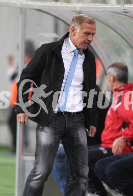 Fussball. Regionalliga. Austria Klagenfurt gegen FC Blau-Weiss Linz.  Trainer Adam Kensy (Linz). Klagenfurt, 3.9.2010.
Foto: Kuess

---
pressefotos, pressefotografie, kuess, qs, qspictures, sport, bild, bilder, bilddatenbank