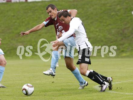 Fussball Regionalliga. SV Feldkirchen gegen SVU Tondach Gleinstaetten. Robert Micheu (Feldkirchen), Manuel Prietl (Gleinstaetten). Feldkirchen, am 4.9.2010.
Foto: Kuess
---
pressefotos, pressefotografie, kuess, qs, qspictures, sport, bild, bilder, bilddatenbank