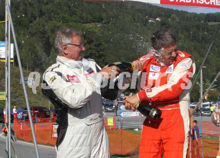 Motorsport. Int. Bergrennen fuer Automobile St. Urban - Simonhoehe. Siegerehrung. Hermann Waldy (AUT), Vladimir Stankovic (SLO). Simonhoehe, am 5.9.2010.
Foto: Kuess
---
pressefotos, pressefotografie, kuess, qs, qspictures, sport, bild, bilder, bilddatenbank