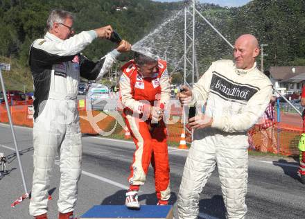 Motorsport. Int. Bergrennen fuer Automobile St. Urban - Simonhoehe. Siegerehrung. Hermann Waldy (AUT), Vladimir Stankovic (SLO), Alexander Strobl (AUT). Simonhoehe, am 5.9.2010.
Foto: Kuess
---
pressefotos, pressefotografie, kuess, qs, qspictures, sport, bild, bilder, bilddatenbank