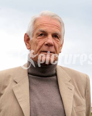 Spatenstich Leichtathletikanlage. Elmar Kunauer. Klagenfurt, 3.9.2010.
Foto: Kuess
---
pressefotos, pressefotografie, kuess, qs, qspictures, sport, bild, bilder, bilddatenbank