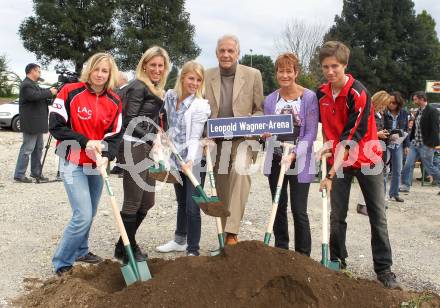 Spatenstich Leichtathletikanlage. Buerger Anna, Stefanie Graf, Stefanie Plieschnig, Elmar Kunauer, Karoline Kaefer, Fabian Frank. Klagenfurt, 3.9.2010.
Foto: Kuess
---
pressefotos, pressefotografie, kuess, qs, qspictures, sport, bild, bilder, bilddatenbank