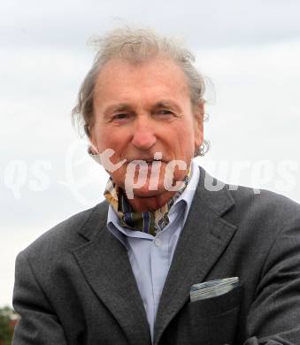 Spatenstich Leichtathletikanlage. Hans Muchitsch. Klagenfurt, 3.9.2010.
Foto: Kuess
---
pressefotos, pressefotografie, kuess, qs, qspictures, sport, bild, bilder, bilddatenbank