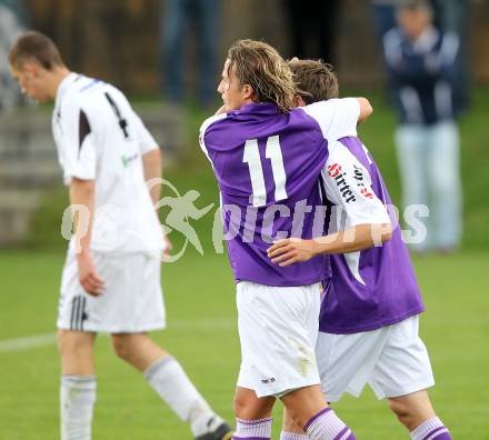 Fussball. KFV Cup. SV Ludmannsdorf gegen SK Austria Klagenfurt. Jubel Kulnik Michael, Orgonyi Jakob (Klagenfurt). Ludmannsdorf, 7.9.2010.
Foto: Kuess
---
pressefotos, pressefotografie, kuess, qs, qspictures, sport, bild, bilder, bilddatenbank