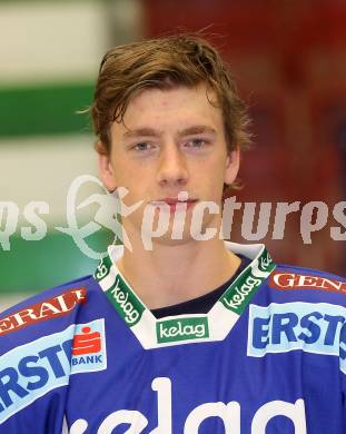 Eishockey Bundesliga. VSV. Mannschaftsfototermin. Michael Raffl. Villach, 8.9.2010.
Foto: Kuess
---
pressefotos, pressefotografie, kuess, qs, qspictures, sport, bild, bilder, bilddatenbank