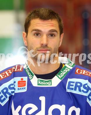 Eishockey Bundesliga. VSV. Mannschaftsfototermin. Nikolas Petrik. Villach, 8.9.2010.
Foto: Kuess
---
pressefotos, pressefotografie, kuess, qs, qspictures, sport, bild, bilder, bilddatenbank