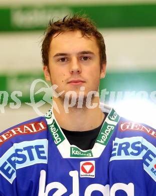 Eishockey Bundesliga. VSV. Mannschaftsfototermin. Andreas Kristler. Villach, 8.9.2010.
Foto: Kuess
---
pressefotos, pressefotografie, kuess, qs, qspictures, sport, bild, bilder, bilddatenbank