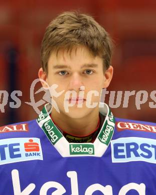 Eishockey Bundesliga. VSV. Mannschaftsfototermin. Manuel Skacal. Villach, 8.9.2010.
Foto: Kuess
---
pressefotos, pressefotografie, kuess, qs, qspictures, sport, bild, bilder, bilddatenbank