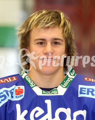 Eishockey Bundesliga. VSV. Mannschaftsfototermin. Nico Toff. Villach, 8.9.2010.
Foto: Kuess
---
pressefotos, pressefotografie, kuess, qs, qspictures, sport, bild, bilder, bilddatenbank