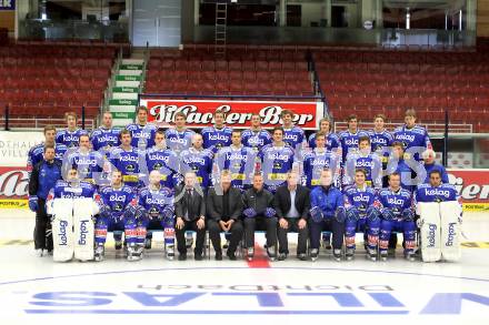 VILLACH,AUSTRIA,08.SEP.10 - EISHOCKEY - EBEL, Erste Bank Eishockey Liga, VSV Villach, Mannschaftsfototermin. Bild zeigt die Mannschaft des VSV mit Gert Prohaska, Nikolas Petrik, Gerhard Unterluggauer, Reinhard Gruener (Finanzen), Praesident Gilbert Isep, Trainer Johan Stroemwall, Manager Giusepe Mion, Co-Trainer Mike Stewart, Jonathan Ferland, Roland Kaspitz, Bernhard Starkbaum (vorne von links); Tormanntrainer Markus Kerschbaumer, Kevon Mitchell, Tomaz Razingar, Greg Kuznik, Michael Martin, Mario Altmann, Michael Raffl, Derek Demon, Zeugwart Kruno Sekulic, Masseur Josef Schnitzer (Mitte); Marco Zorec, Herzog, Andreas Wiedergut, Stefan Bacher, Marius Goehringer, Kevin Essmann, Andreas Kristler, Benjamin Petrik, Nico Toff, Christof Martinz, Patrick Platzer und Manuel Skacal (VSV). Mannschaftsfoto. 
Foto: Kuess
---
pressefotos, pressefotografie, kuess, qs, qspictures, sport, bild, bilder, bilddatenbank