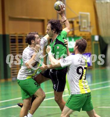 Handball Bundesliga. HCK59 gegen Trofaiach. BEDEKOVIC Branko (HCK),  TREMMEL Thomas,  VROHOVAC Marijan (Trofaiach). Viktring, 11.9.2010.
Foto: Kuess
---
pressefotos, pressefotografie, kuess, qs, qspictures, sport, bild, bilder, bilddatenbank