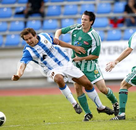 Fussball. Kaerntner Liga. VSV gegen Rapid Lienz A. Kirisits Michael (VSV), Korber Christopher (Lienz).
Villach, 11.9.2010.
Foto: Kuess 
---
pressefotos, pressefotografie, kuess, qs, qspictures, sport, bild, bilder, bilddatenbank