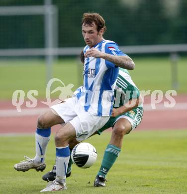 Fussball. Kaerntner Liga. VSV gegen Rapid Lienz A. Pavlicic Rok (VSV), Eder Patrick (Lienz).
Villach, 11.9.2010.
Foto: Kuess 
---
pressefotos, pressefotografie, kuess, qs, qspictures, sport, bild, bilder, bilddatenbank