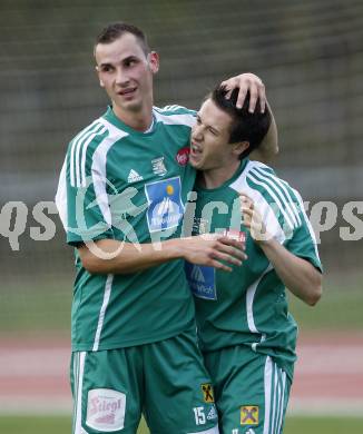 Fussball. Kaerntner Liga. VSV gegen Rapid Lienz A. Torjubel Korber Christopher, Koefele Markus (Lienz).
Villach, 11.9.2010.
Foto: Kuess 
---
pressefotos, pressefotografie, kuess, qs, qspictures, sport, bild, bilder, bilddatenbank