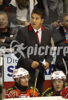 EBEL. Eishockey Bundesliga. KAC gegen VSV. Trainer Many Viveiros (KAC). Klagenfurt, am 10.9.2010.
Foto: Kuess 
---
pressefotos, pressefotografie, kuess, qs, qspictures, sport, bild, bilder, bilddatenbank