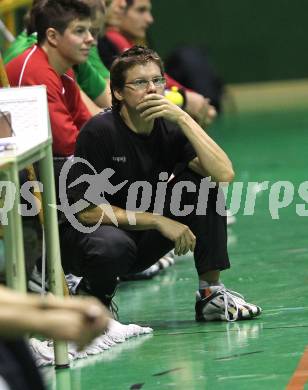 Handball Bundesliga. HCK59 gegen Trofaiach. Trainer Michael Pontasch (HCK). Viktring, 11.9.2010.
Foto: Kuess
---
pressefotos, pressefotografie, kuess, qs, qspictures, sport, bild, bilder, bilddatenbank