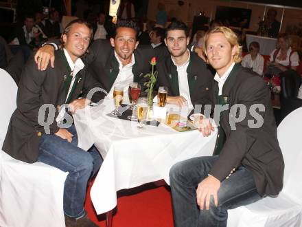 Fussball. SK Austria Klagenfurt. Trachtengala. Michael Kulnik, Matthias Dollinger, Stephan Buergler, Johannes Isopp.
Klagenfurt, 15.9.2010.
Foto: Kuess
---
pressefotos, pressefotografie, kuess, qs, qspictures, sport, bild, bilder, bilddatenbank