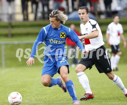 Fussball. Kaerntner Liga. SVG Bleiburg gegen FC St. Veit. Breitfuss Martin (Bleiburg), Rabl Hans (St. Veit). Bleiburg, 18.9.2010.
Foto: Kuess 
---
pressefotos, pressefotografie, kuess, qs, qspictures, sport, bild, bilder, bilddatenbank