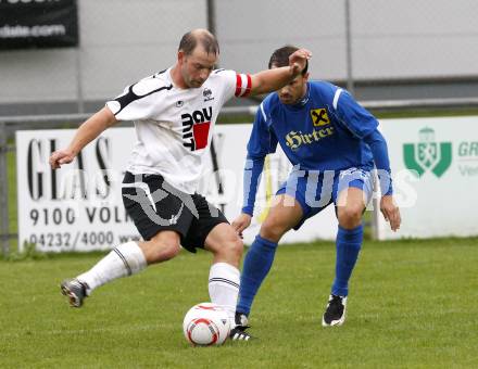 Fussball. Kaerntner Liga. SVG Bleiburg gegen FC St. Veit. Wriessnig Daniel (Bleiburg), Kitz Bernhard  (St. Veit). Bleiburg, 18.9.2010.
Foto: Kuess 
---
pressefotos, pressefotografie, kuess, qs, qspictures, sport, bild, bilder, bilddatenbank