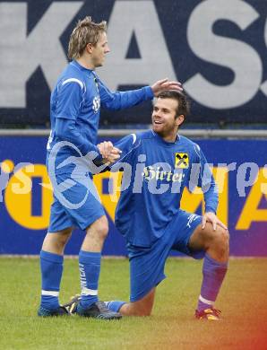 Fussball. Kaerntner Liga. SVG Bleiburg gegen FC St. Veit. Torjubel Hoelbling Patrick, Riesser Manuel (St. Veit). Bleiburg, 18.9.2010.
Foto: Kuess 
---
pressefotos, pressefotografie, kuess, qs, qspictures, sport, bild, bilder, bilddatenbank