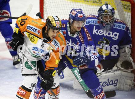 EBEL. Eishockey Bundesliga. VSV gegen Graz 99ers. Benjamin Petrik, Bernhard Starkbaum (VSV), Warren Norris (Graz). Villach, am 19.9.2010.
Foto: Kuess
---
pressefotos, pressefotografie, kuess, qs, qspictures, sport, bild, bilder, bilddatenbank