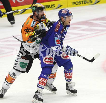 EBEL. Eishockey Bundesliga. VSV gegen Graz 99ers. Matt Ryan (VSV), Yannik Tremblay (Graz). Villach, am 19.9.2010.
Foto: Kuess
---
pressefotos, pressefotografie, kuess, qs, qspictures, sport, bild, bilder, bilddatenbank