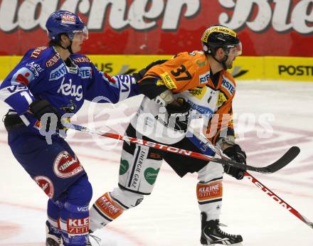 EBEL. Eishockey Bundesliga. VSV gegen Graz 99ers. Michael Raffl (VSV), Stefan Herzog (Graz). Villach, am 19.9.2010.
Foto: Kuess
---
pressefotos, pressefotografie, kuess, qs, qspictures, sport, bild, bilder, bilddatenbank