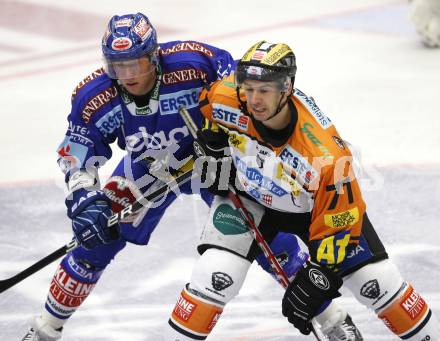 EBEL. Eishockey Bundesliga. VSV gegen Graz 99ers. Matt Ryan (VSV), Harry Lange (Graz). Villach, am 19.9.2010.
Foto: Kuess
---
pressefotos, pressefotografie, kuess, qs, qspictures, sport, bild, bilder, bilddatenbank