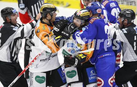 EBEL. Eishockey Bundesliga. VSV gegen Graz 99ers. Matt Ryan (VSV), Kevin Moderer, Manuel Ganahl (Graz). Villach, am 19.9.2010.
Foto: Kuess
---
pressefotos, pressefotografie, kuess, qs, qspictures, sport, bild, bilder, bilddatenbank