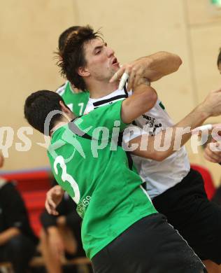 Handball Bundesliga. SC Ferlach gegen HC Kelag Kaernten. Primoz Drozina (Ferlach), Josef Sourek (HCK). Ferlach, 18.9.2010.
Foto: Kuess
---
pressefotos, pressefotografie, kuess, qs, qspictures, sport, bild, bilder, bilddatenbank