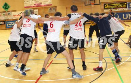 Handball Bundesliga. SC Ferlach gegen HC Kelag Kaernten. Jubel (Ferlach). Ferlach, 18.9.2010.
Foto: Kuess
---
pressefotos, pressefotografie, kuess, qs, qspictures, sport, bild, bilder, bilddatenbank