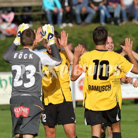 Fussball Kaerntner Liga. SG Nessl Drautal gegen VSV. Jubel (VSV). Feistritz/Drau, am 19.9.2010.
Foto: Kuess
---
pressefotos, pressefotografie, kuess, qs, qspictures, sport, bild, bilder, bilddatenbank