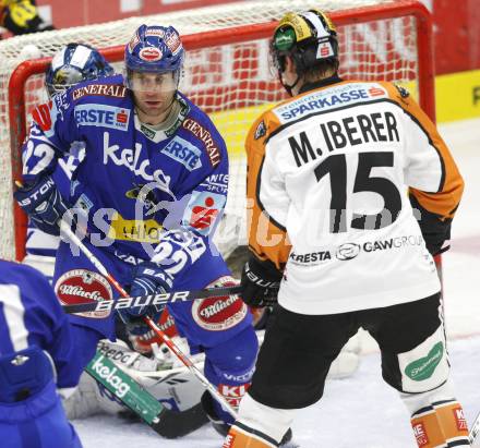 EBEL. Eishockey Bundesliga. VSV gegen Graz 99ers. Greg Kuznik (VSV), Matthias Iberer (Graz). Villach, am 19.9.2010.
Foto: Kuess
---
pressefotos, pressefotografie, kuess, qs, qspictures, sport, bild, bilder, bilddatenbank