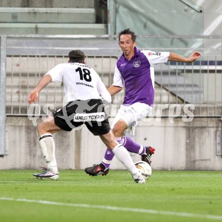 Fussball. Regionalliga. SK Austria Klagenfurt gegen ASK Voitsberg. Matthias Dollinger, (Klagenfurt),  Hannes Hoeller (Voitsberg). Klagenfurt, 21.9.2010.
Foto: Kuess

---
pressefotos, pressefotografie, kuess, qs, qspictures, sport, bild, bilder, bilddatenbank