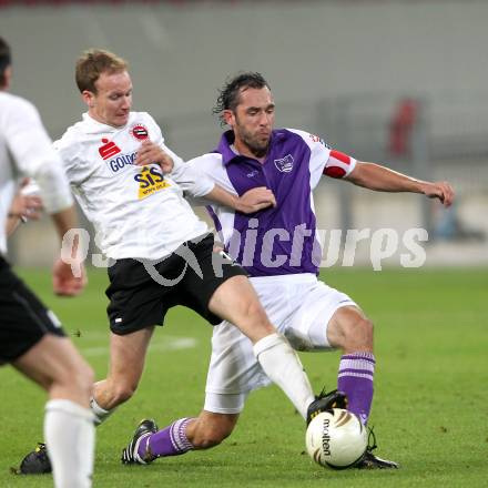 Fussball. Regionalliga. SK Austria Klagenfurt gegen ASK Voitsberg. Christian Prawda, (Klagenfurt), Patrick Hierzer (Voitsberg). Klagenfurt, 21.9.2010.
Foto: Kuess

---
pressefotos, pressefotografie, kuess, qs, qspictures, sport, bild, bilder, bilddatenbank