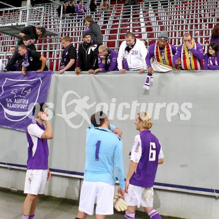 Fussball. Regionalliga. SK Austria Klagenfurt gegen ASK Voitsberg. Spieler, Fans. Klagenfurt, 21.9.2010.
Foto: Kuess

---
pressefotos, pressefotografie, kuess, qs, qspictures, sport, bild, bilder, bilddatenbank