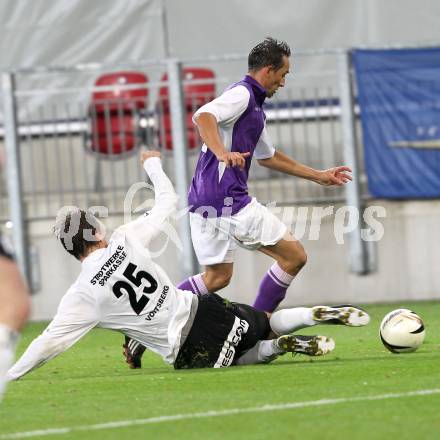 Fussball. Regionalliga. SK Austria Klagenfurt gegen ASK Voitsberg. Matthias Dollinger, (Klagenfurt), Stefan Rieger (Voitsberg). Klagenfurt, 21.9.2010.
Foto: Kuess

---
pressefotos, pressefotografie, kuess, qs, qspictures, sport, bild, bilder, bilddatenbank