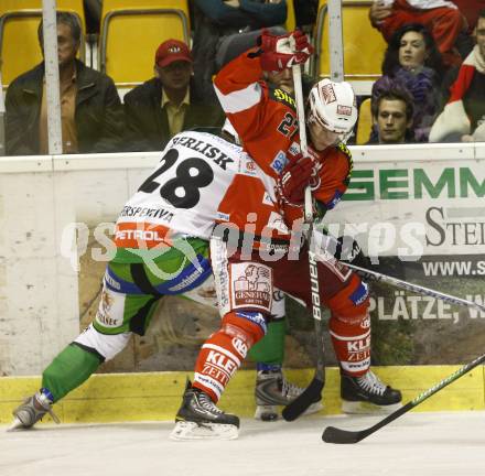 EBEL. Eishockey Bundesliga. KAC gegen HDD TILIA Olimpija Ljubljana.  HUNDERTPFUND Thomas (KAC), BERLISK Nejc (Laibach). Klagenfurt, am 24.9.2010.
Foto: Kuess 

---
pressefotos, pressefotografie, kuess, qs, qspictures, sport, bild, bilder, bilddatenbank