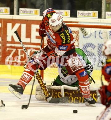 EBEL. Eishockey Bundesliga. KAC gegen HDD TILIA Olimpija Ljubljana.  HAGER Gregor (KAC), PINTARIC Matija (Laibach). Klagenfurt, am 24.9.2010.
Foto: Kuess 

---
pressefotos, pressefotografie, kuess, qs, qspictures, sport, bild, bilder, bilddatenbank