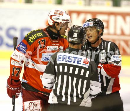 EBEL. Eishockey Bundesliga. KAC gegen HDD TILIA Olimpija Ljubljana.  HAGER Gregor, (KAC),  Schiedsrichter. Klagenfurt, am 24.9.2010.
Foto: Kuess 

---
pressefotos, pressefotografie, kuess, qs, qspictures, sport, bild, bilder, bilddatenbank