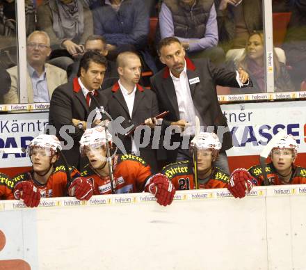 EBEL. Eishockey Bundesliga. KAC gegen HDD TILIA Olimpija Ljubljana.  Gerald Ressmann,  Manny Viveiros (KAC). Klagenfurt, am 24.9.2010.
Foto: Kuess 

---
pressefotos, pressefotografie, kuess, qs, qspictures, sport, bild, bilder, bilddatenbank