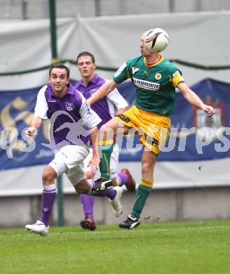 Fussball. Regionalliga. SK Austria Klagenfurt gegen Union Volksbank Voecklamarkt . Alexander Percher (Klagenfurt), Juergen Dambauer (Voecklamarkt). Klagenfurt, 25.9.2010.
Foto: Kuess

---
pressefotos, pressefotografie, kuess, qs, qspictures, sport, bild, bilder, bilddatenbank