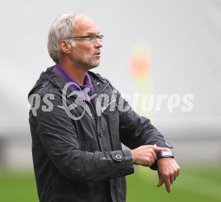 Fussball. Regionalliga. SK Austria Klagenfurt gegen Union Volksbank Voecklamarkt . Trainer Walter Schoppitsch (Klagenfurt). Klagenfurt, 25.9.2010.
Foto: Kuess

---
pressefotos, pressefotografie, kuess, qs, qspictures, sport, bild, bilder, bilddatenbank