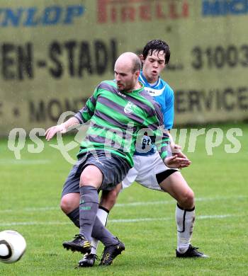 Fussball. Kaerntner Liga. FC Welzenegg gegen RZ Pellets WAC 1b. Barrazutti Daniel (Welzenegg), Ellersdorfer Mario (WAC). Klagenfurt, 25.9.2010. 
Foto: Kuess
---
pressefotos, pressefotografie, kuess, qs, qspictures, sport, bild, bilder, bilddatenbank