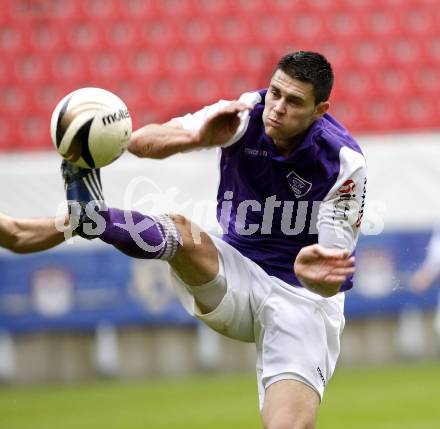 Fussball. Regionalliga. SK Austria Klagenfurt gegen Union Volksbank Voecklamarkt . Buergler Stephan (Klagenfurt). Klagenfurt, 25.9.2010.
Foto: Kuess

---
pressefotos, pressefotografie, kuess, qs, qspictures, sport, bild, bilder, bilddatenbank