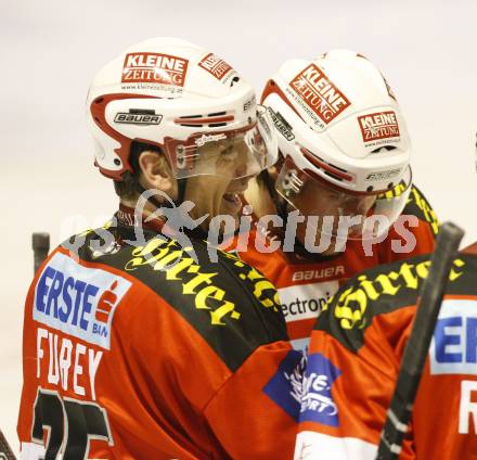 EBEL. Eishockey Bundesliga. KAC gegen KHL Medvescak Zagreb.  Torjubel FUREY Kirk, SCHULLER David (KAC). Klagenfurt, am 26.9.2010.
Foto: Kuess 

---
pressefotos, pressefotografie, kuess, qs, qspictures, sport, bild, bilder, bilddatenbank