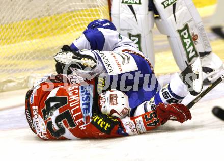 EBEL. Eishockey Bundesliga. KAC gegen KHL Medvescak Zagreb.  SCHULLER David (KAC),  BRUMERCIK Miroslav (Zagreb). Klagenfurt, am 26.9.2010.
Foto: Kuess 

---
pressefotos, pressefotografie, kuess, qs, qspictures, sport, bild, bilder, bilddatenbank