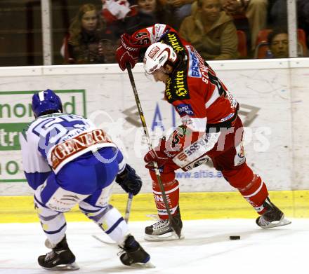 EBEL. Eishockey Bundesliga. KAC gegen KHL Medvescak Zagreb.  SCHULLER David (KAC), POWERS Christopher (Zagreb). Klagenfurt, am 26.9.2010.
Foto: Kuess 

---
pressefotos, pressefotografie, kuess, qs, qspictures, sport, bild, bilder, bilddatenbank