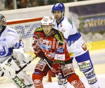 EBEL. Eishockey Bundesliga. KAC gegen KHL Medvescak Zagreb.  SCOFIELD Tyler (KAC), MACAULAY Kenneth (Zagreb). Klagenfurt, am 26.9.2010.
Foto: Kuess 

---
pressefotos, pressefotografie, kuess, qs, qspictures, sport, bild, bilder, bilddatenbank